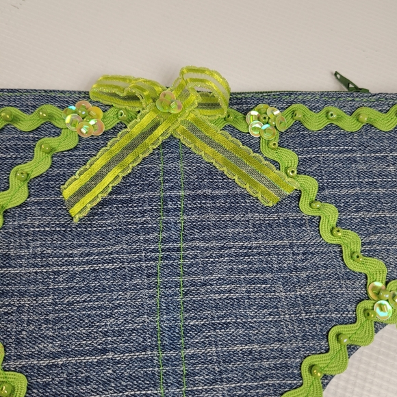 Mimiandme5 Custom Art Crafted Makeup-Cosmetic Bag with Zipper Embellished - Picture 3 of 6